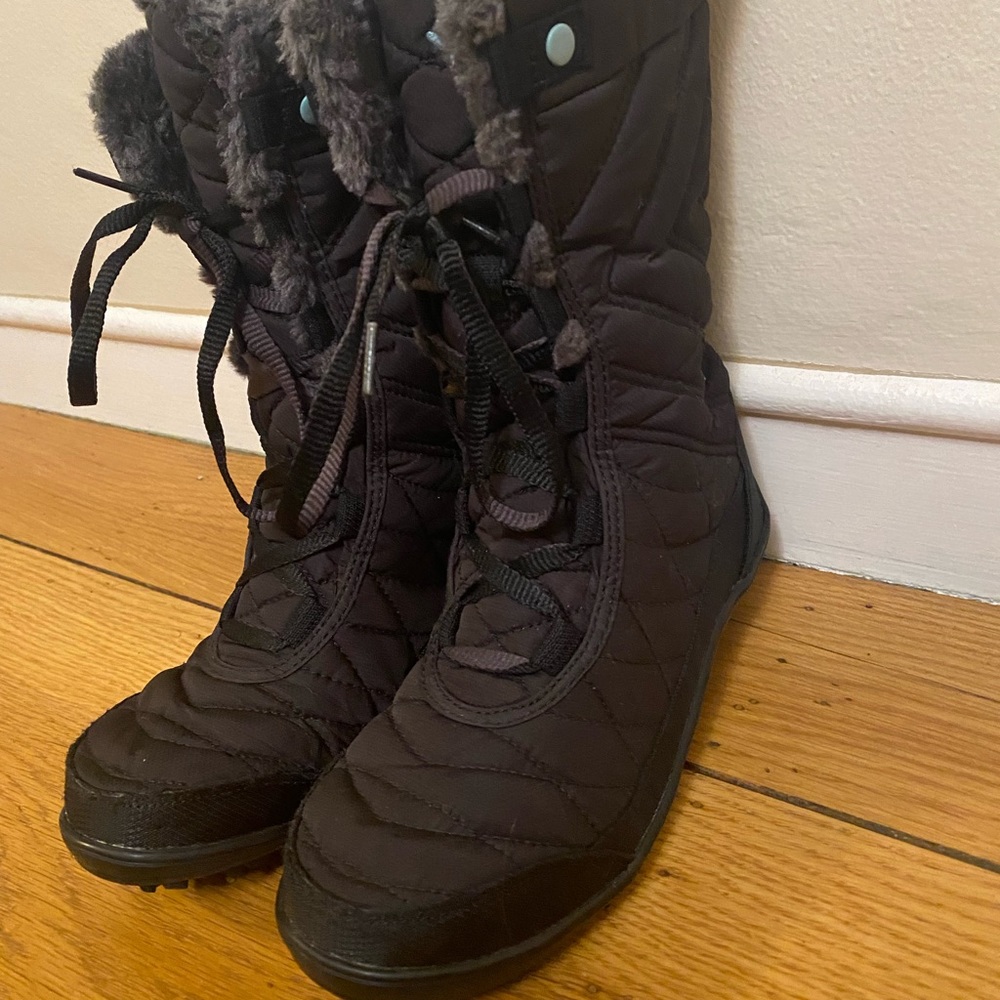 Black Columbia Snow Boots